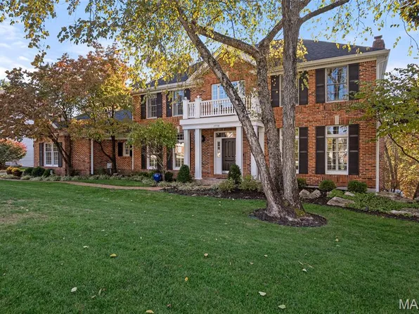 17738 Drummer Ln, Chesterfield, MO 63005