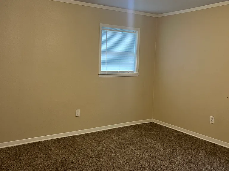 1805 Brook St — Photo 11