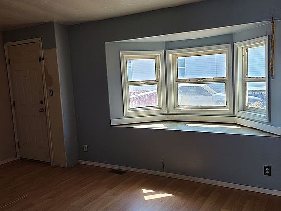 4th image of 715 Center St E #135