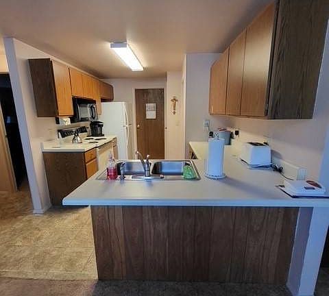3rd image of 24 Queen Ann Ct