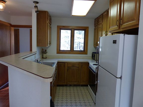 3rd image of 199 Deerhaven Dr