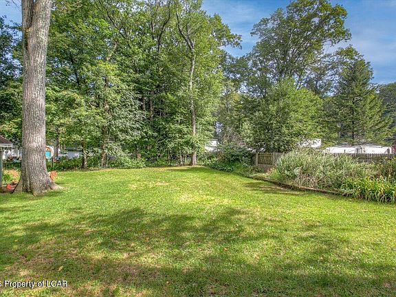 2nd image of 271 Hellers Ln