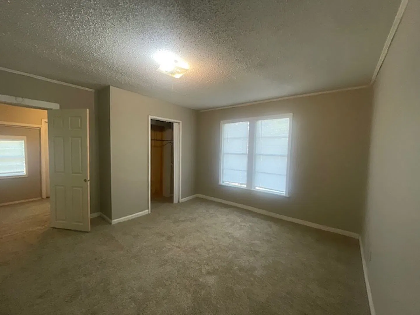 Renovated 2 Bedroom 1.5 Bath Home for Rent!! — Photo 3