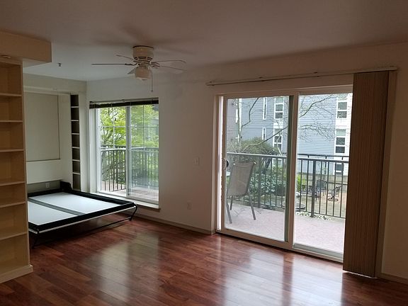 5th image of 323 Queen Anne Ave N APT 309