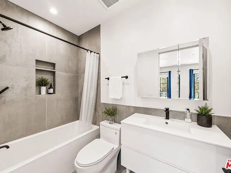 9206 Monte Mar Dr — Photo 32