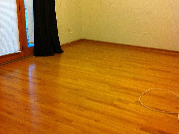 4th image of 2535 N Southport Ave #3FS