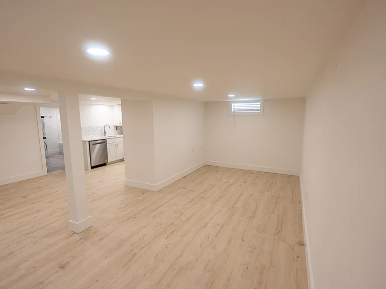 1746 Parkhill Dr #B — Photo 14