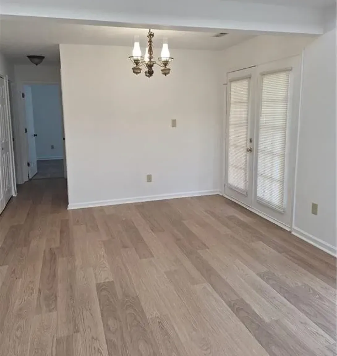 2 bed, 1003 sqft, $1,800 — Photo 3