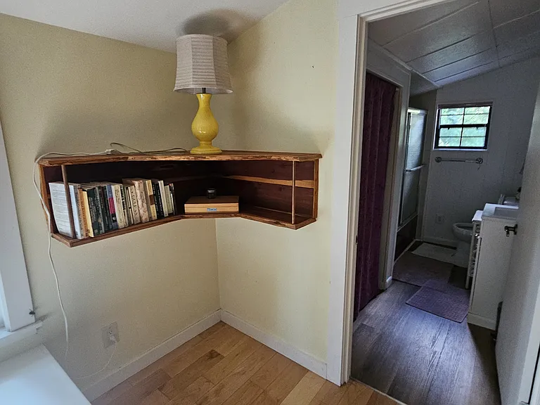 208 NE Yallaha Ave — Photo 18