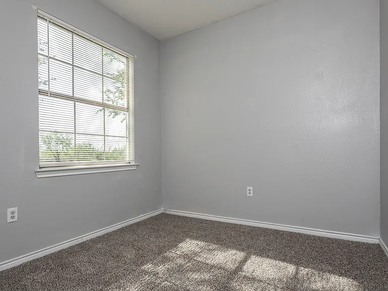 Marshall Meadows Apartment Homes — Photo 14