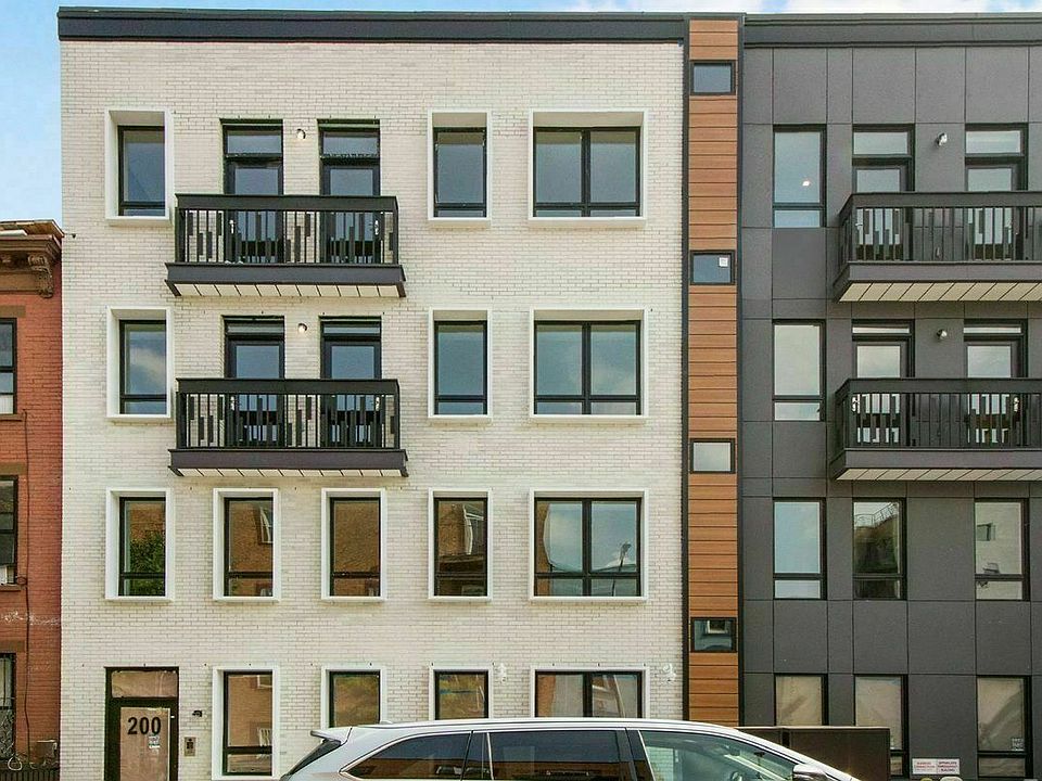 1st image of 200 Clifton Pl