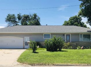 514 N 1st St, Seneca, KS 66538
