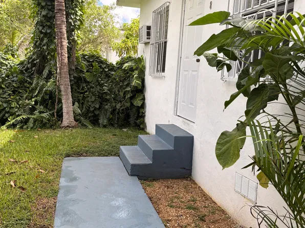 601 NW 90th St, El Portal, FL