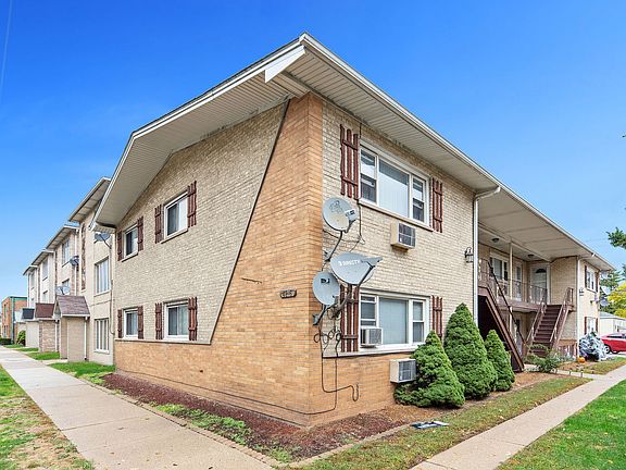 2nd image of 4215 S Harlem Ave APT 7