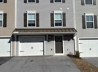 8150 Lenker Dr, Harrisburg, PA 17112