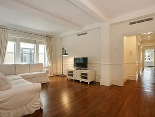 Rented by Corcoran | media 21