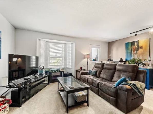1663 Dufferin Cres #3, Nanaimo, BC V9S 5T4