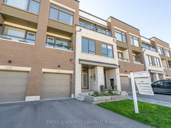 228 Wheat Boom Dr, Oakville, ON L6H 0P4