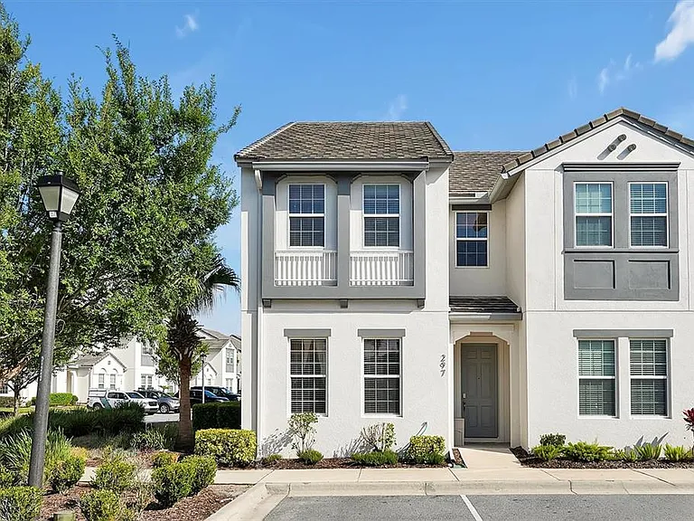 297 Captiva Dr — Photo 1