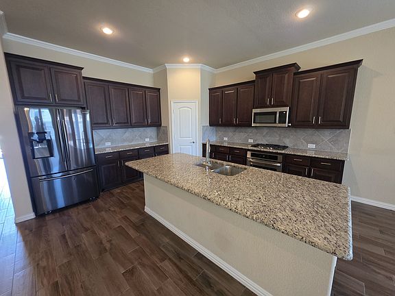 2nd image of 2021 Milano Ln