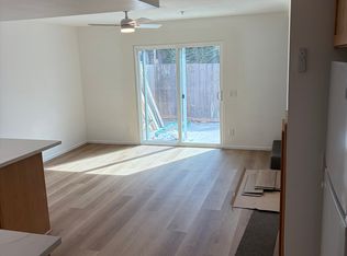 492 W Los Angeles Dr, Vista, CA 92083
