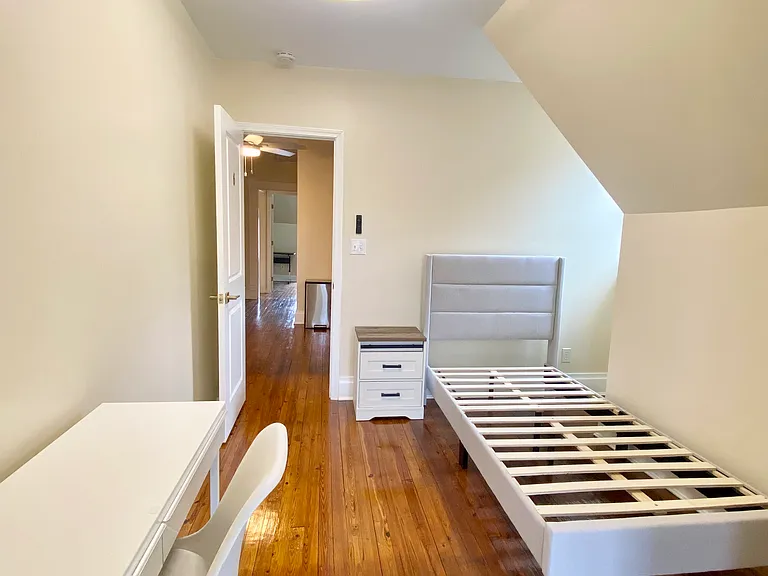 1372 Neil Ave #B — Photo 4