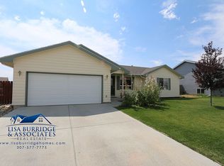 1817 Mandan Trl, Bar Nunn, WY 82601