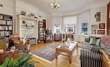 Living room :: 683 7th Ave.