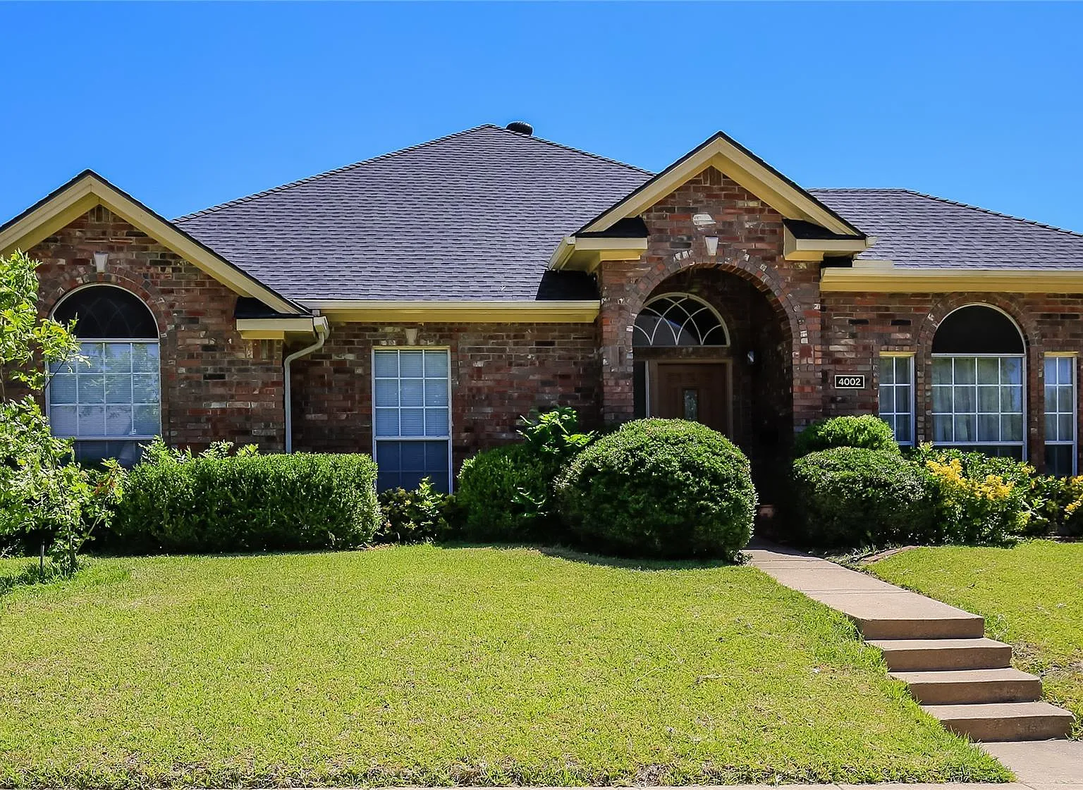 4 bed, 1825 sqft, $2,650 — Photo 1