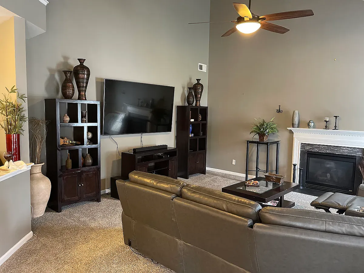 4 bed, 3370 sqft, $2,700 — Photo 3