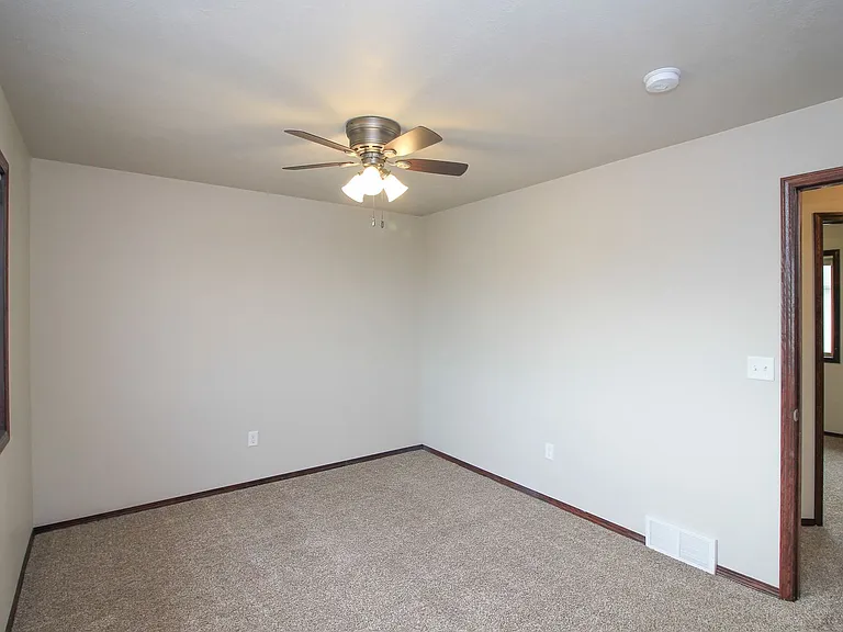 Tanner Court Estates -3 bed units townhouses in Tea, SD! — Photo 60