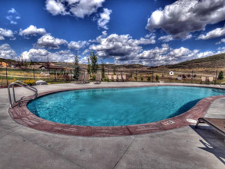 1052 W Abigail Dr — Photo 17