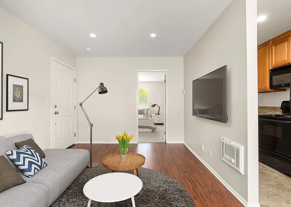 Topanga Canyon Apartments
