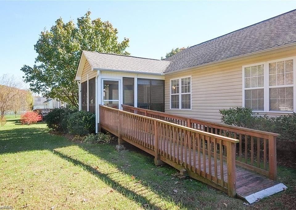 2nd image of 605 Tara Dr
