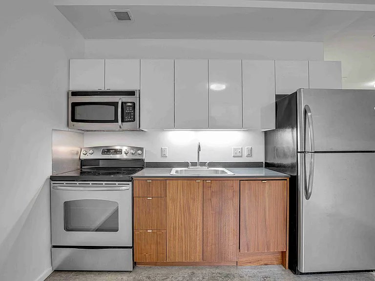 The Emery Apartments — Photo 27