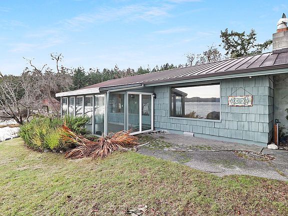 2nd image of 2058 Twin Lagoon Ln #A