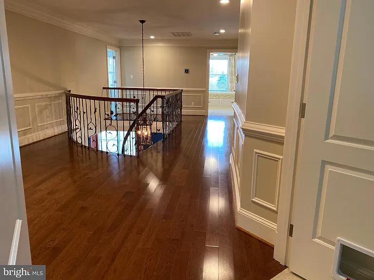 2138 Patrick Henry Dr — Photo 24