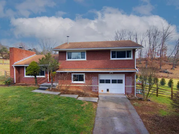 449 Alderson St, Lewisburg, WV 24901