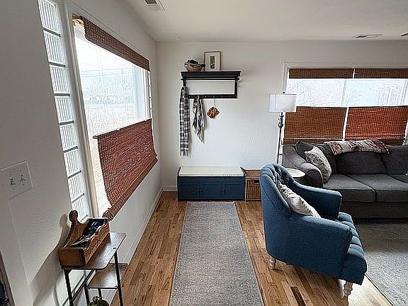 5th image of 364 N Pine St