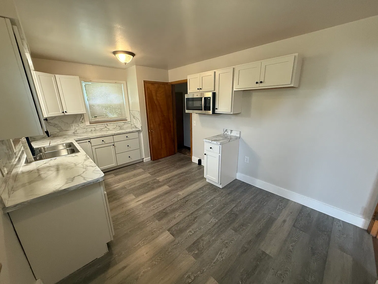 3 bed, 1337 sqft, $1,200 — Photo 2