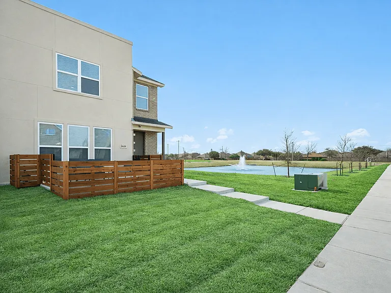 Townhomes at Sam Rayburn — Photo 22