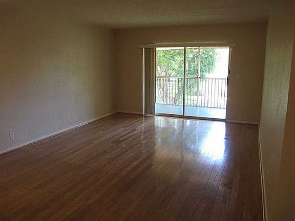 5th image of 760 SE 2nd Ave #213D