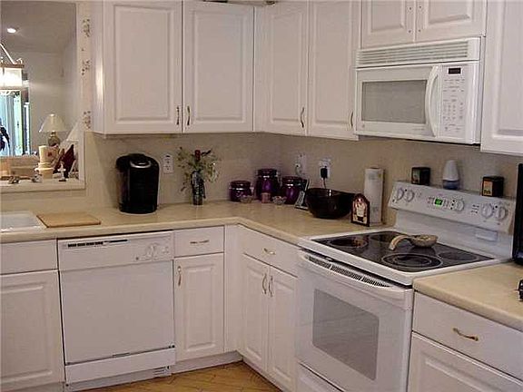 3rd image of 1307 SW Greens Pointe Way