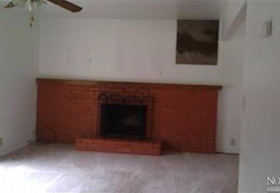4th image of 366 Markham Ave