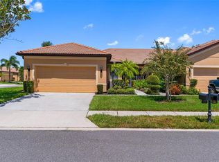 102 Shell Falls Dr, Apollo Beach, FL 33572