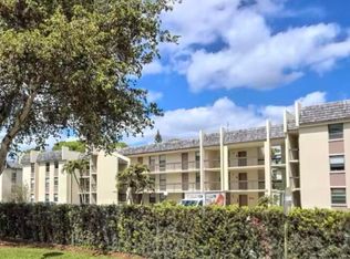 8429 Forest Hills Dr APT 204, Pompano Beach, FL 33065