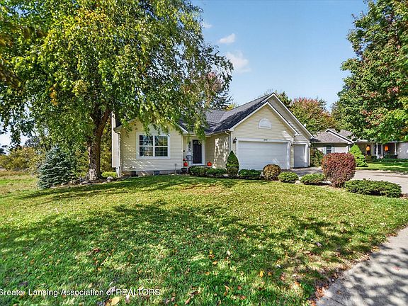 2nd image of 3999 Marimba Ln