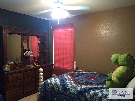 3rd image of 826 Comfort Dr