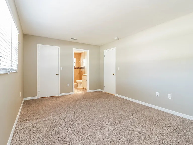 1266 Bentley Ave — Photo 8