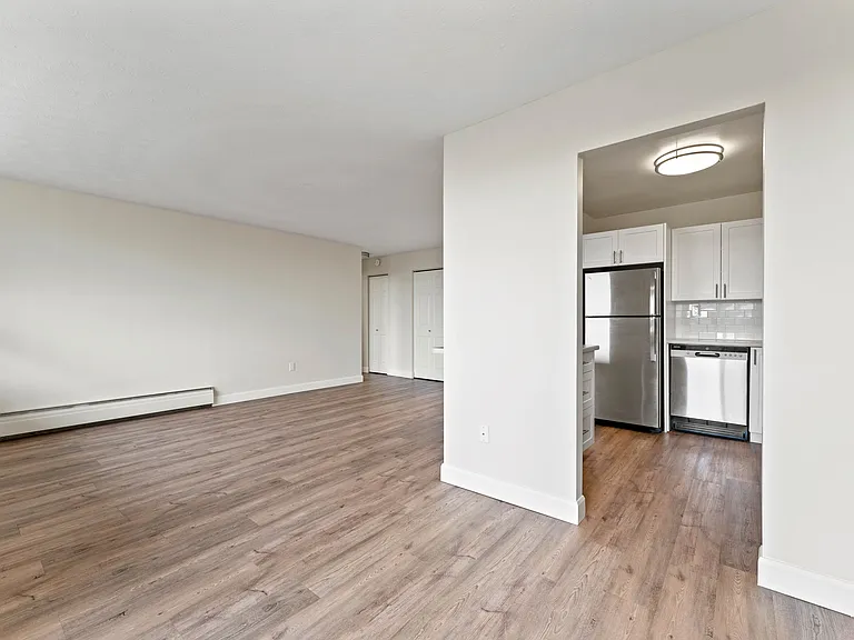 47 Memorial Dr — Photo 13